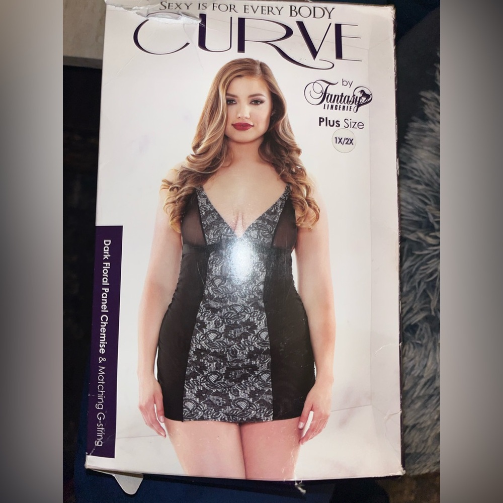 Curve by Fantasy Women's Plus Size Black Floral Pattern Chemise Lingerie 1X/2X